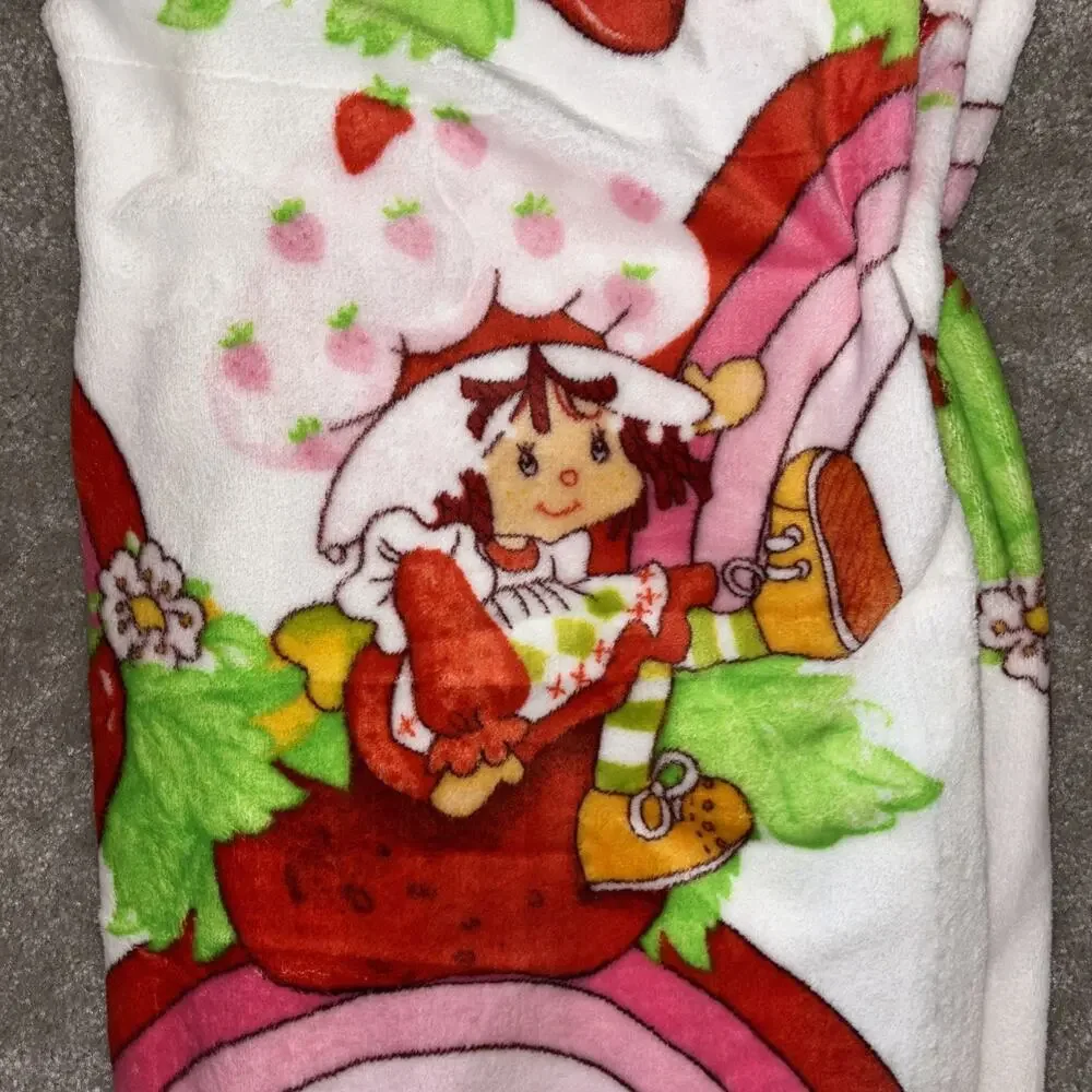 Strawberry Shortcake Throw Blanket 50